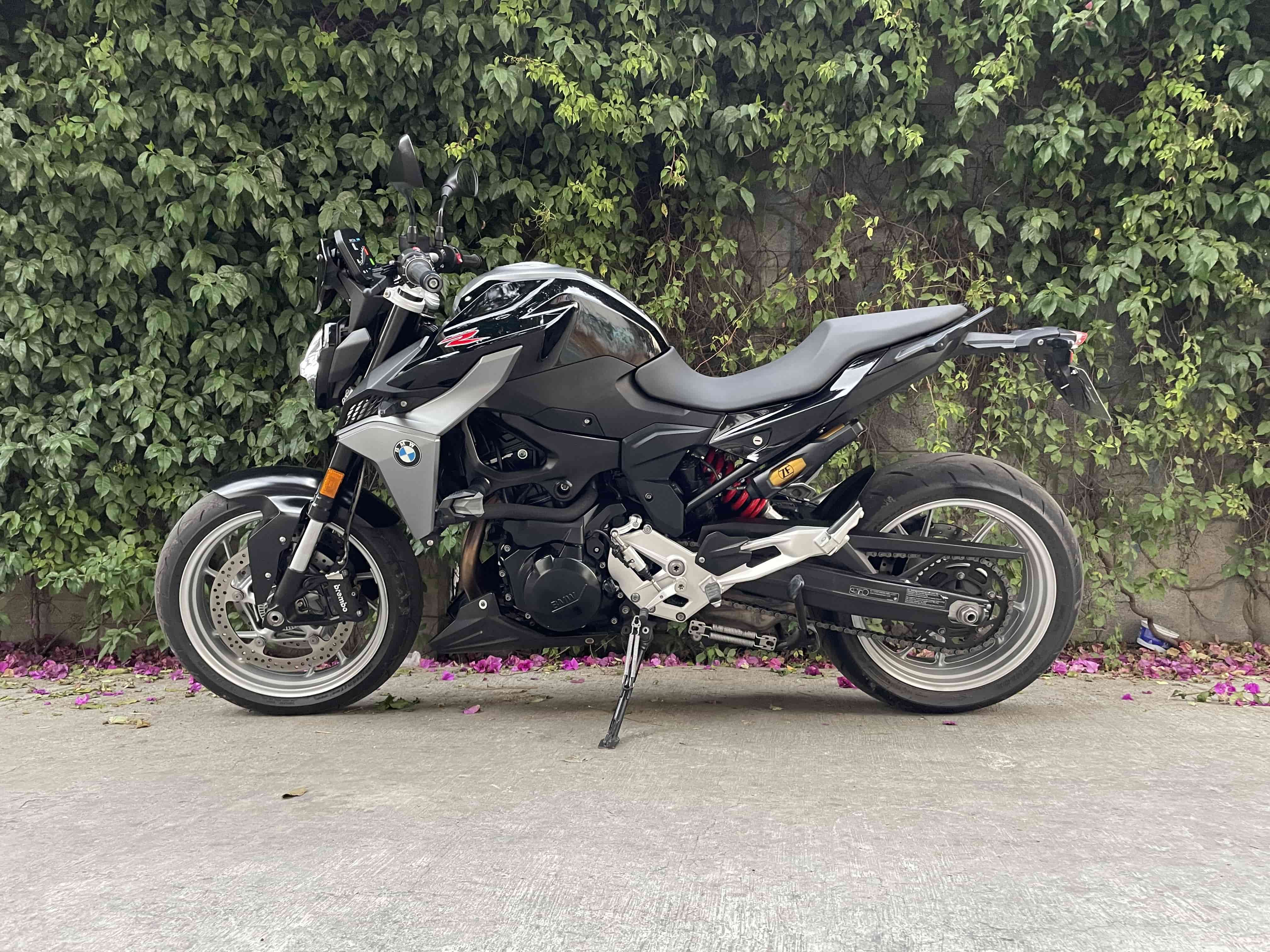 BMW F900 R  2021